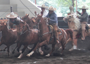 Tres Ases «Villa Oro» ganan la primera competencia dominical en el paso de la muerte
