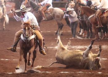 Yamil García Casado consiguió dos redondas derechas durante el coleadero para la Cuenca del Papaloapan