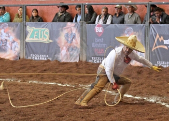 Enrique Ramírez Pérez derribó sus tres manganas a pie y lideró la victoria de Rancho El Quevedeño