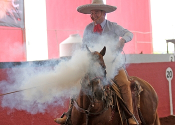 Dos piales en el lienzo cuajó José Antonio Valenzuela para cobrar 37 puntos por Rancho El Salitre "Hermanos Valenzuela"