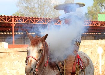 Juan Soltero chorreó dos piales en el lienzo de buena factura para Rancho 8A