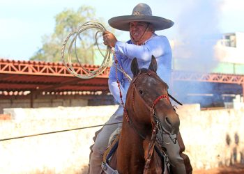 Eugenio Reséndiz prendió la manga con un pialazo de 22 puntos para los Regionales de Nopala