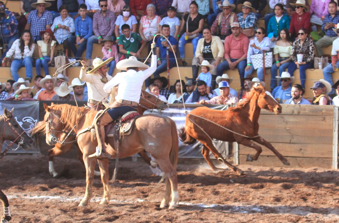 Luis Loza acertó dos de las cuatro manganas de cuenta para Cañón de Huajuco "Santa Elena"