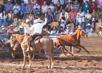 Luis Loza acertó dos de las cuatro manganas de cuenta para Cañón de Huajuco "Santa Elena"