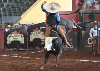 Vital resultó el jineteadón de toro de Enrique Palacios Aguilar para cobrar 21 unidades a la cuenta de El Perrón QH