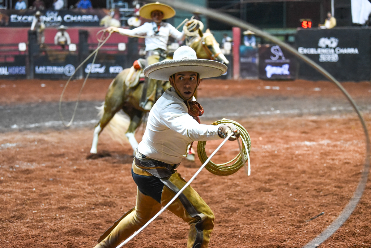 Jaime Michel Velázquez lució un par de manganas a pie para la causa de Rancho El Cócono de Morelos