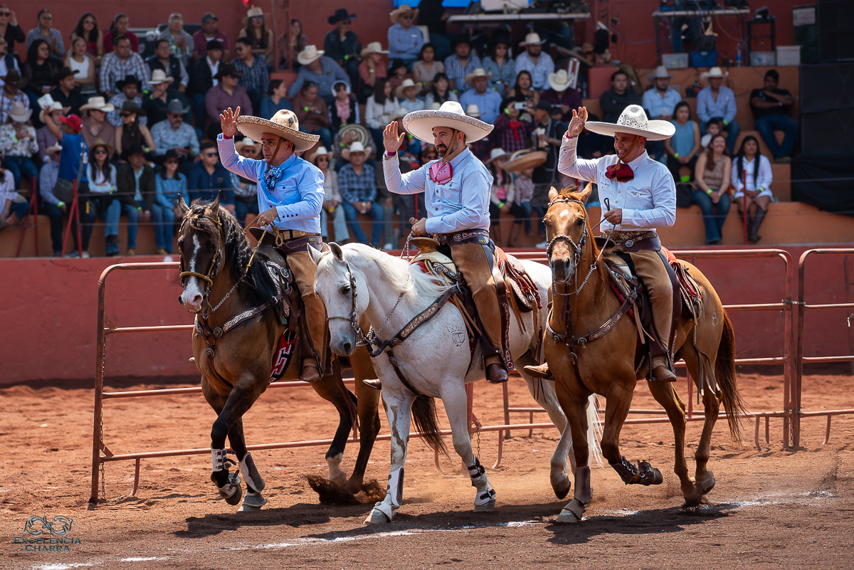 Pedro Ocampo, Ignacio Guarda y Óscar Turbay, de Rancho El Cócono de Morelos, acumularon un total de 82 puntos en la suerte del coleo